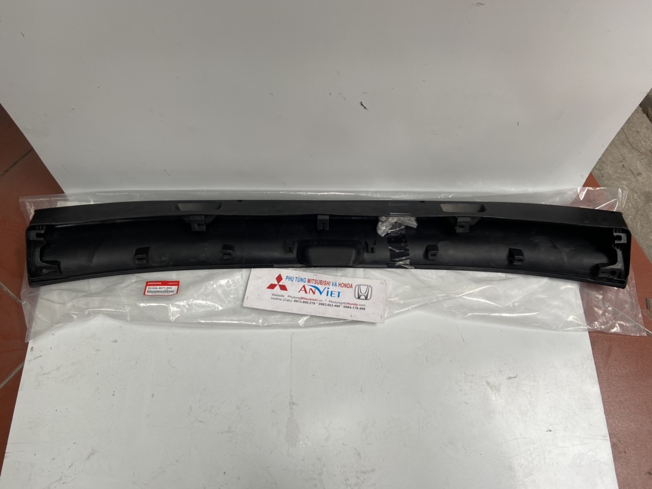 Ốp nhựa cốp sau xe Honda CRV 2013-2017